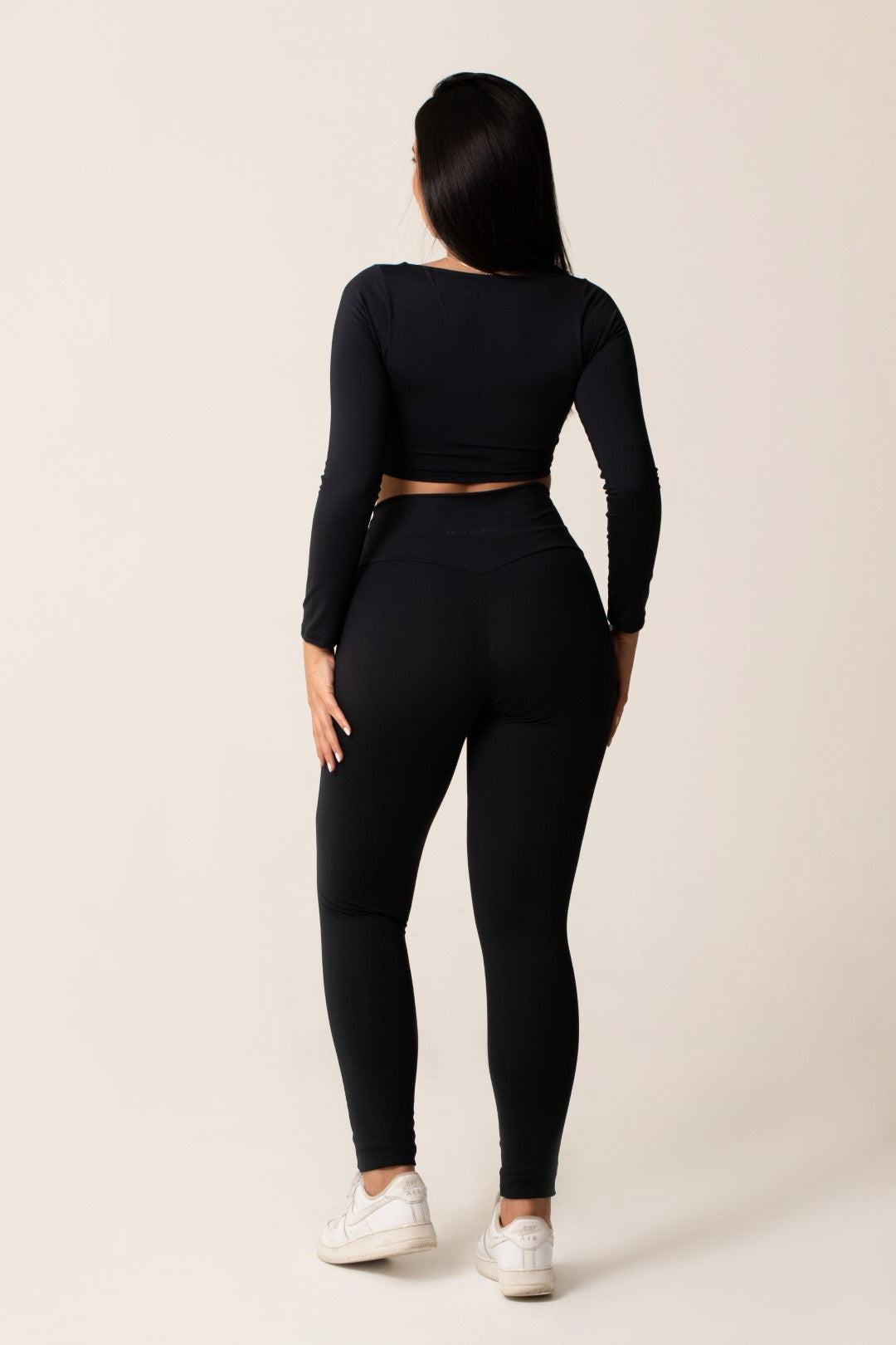 CROPPED LIFE STUDIO
